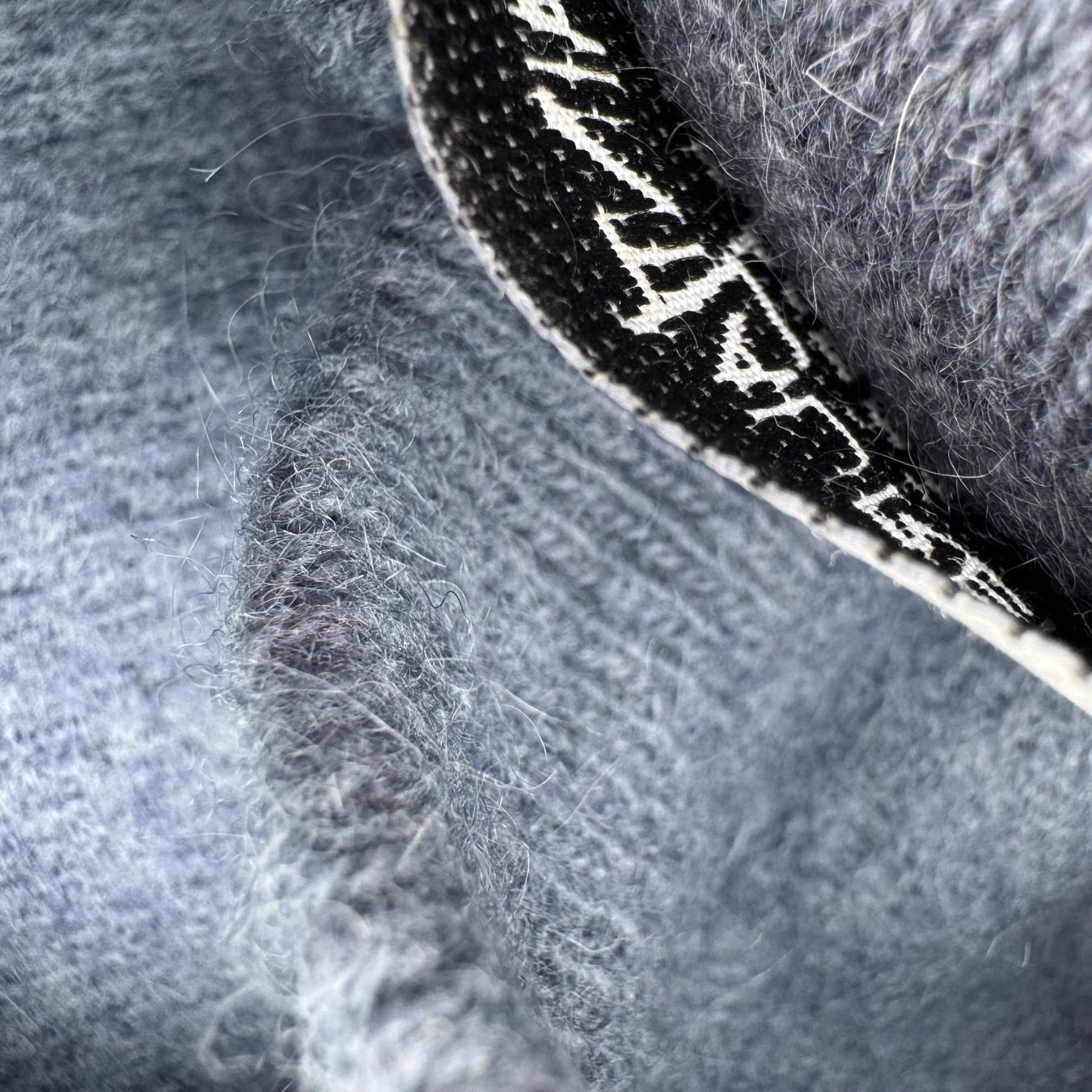Saint Laurent Maglioni & Felpe: Yves Saint Laurent blue wool sweater retro 90s Pullover ysl – Usato da St. Gallen venduto da sourced_limited 6