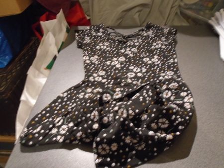 Kleid Grösse XS, Inside, schwarz/Blumenmuster
