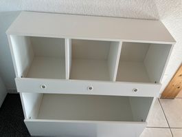 Stabiles Bücherregal nach Montessori aus Holz