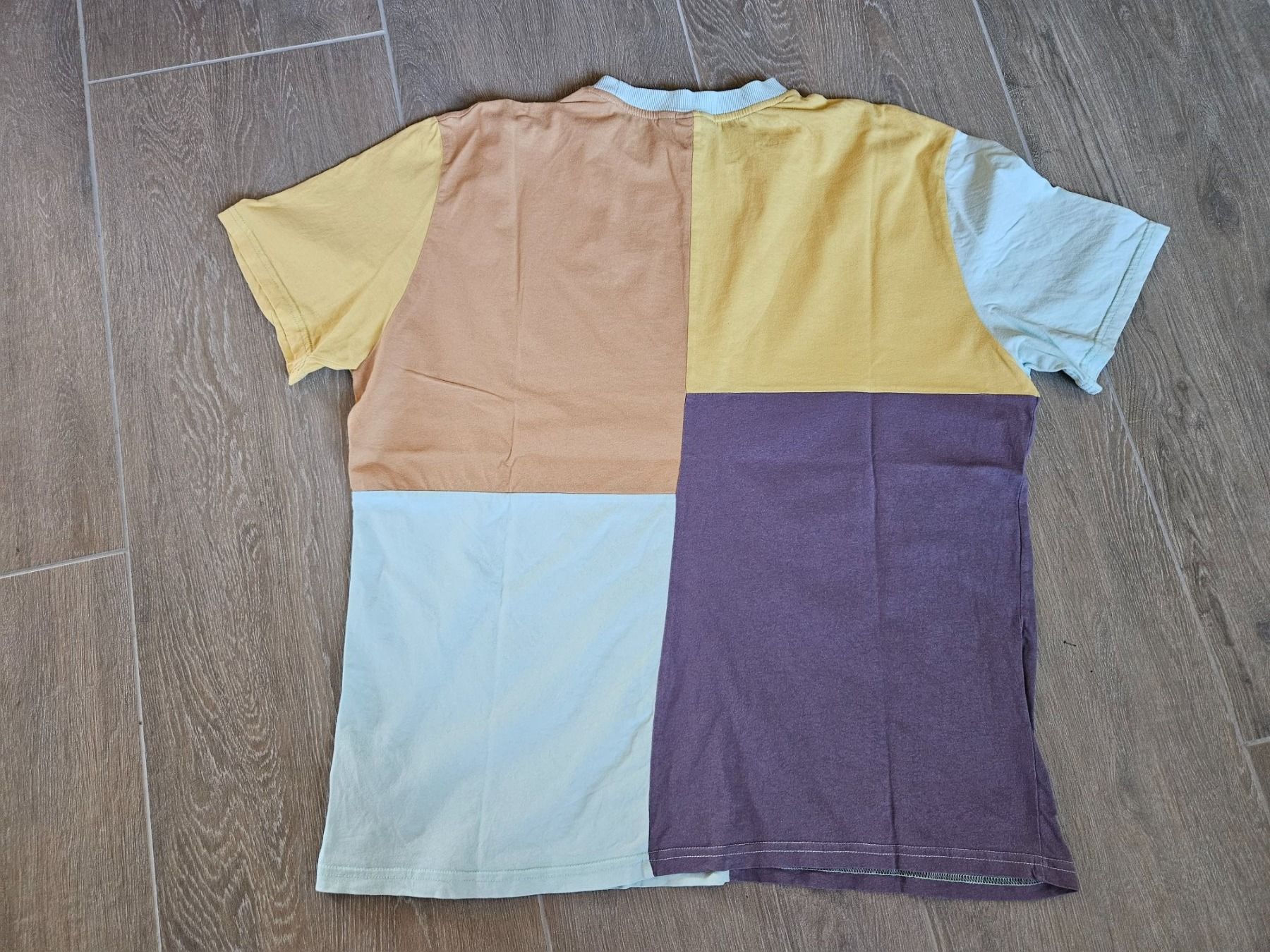 T-shirt: T-shirt KICKERS (L) – Usato da Arveyes venduto da sape.online 1