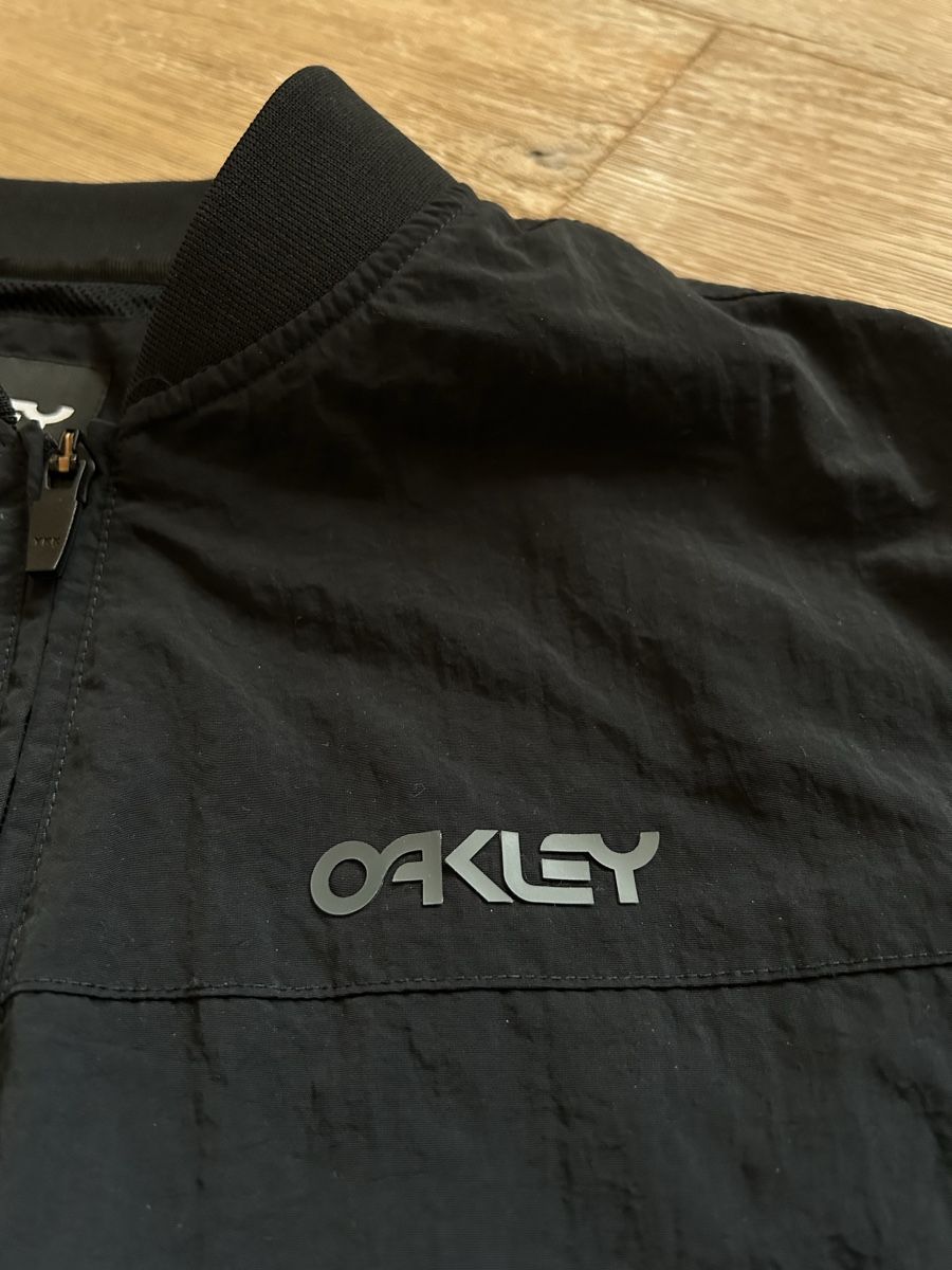Oakley Giacche: Oakley Jacke – Usato da Engelberg venduto da ejierfaijs 2