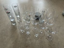 Gläser und diverse Geschirr