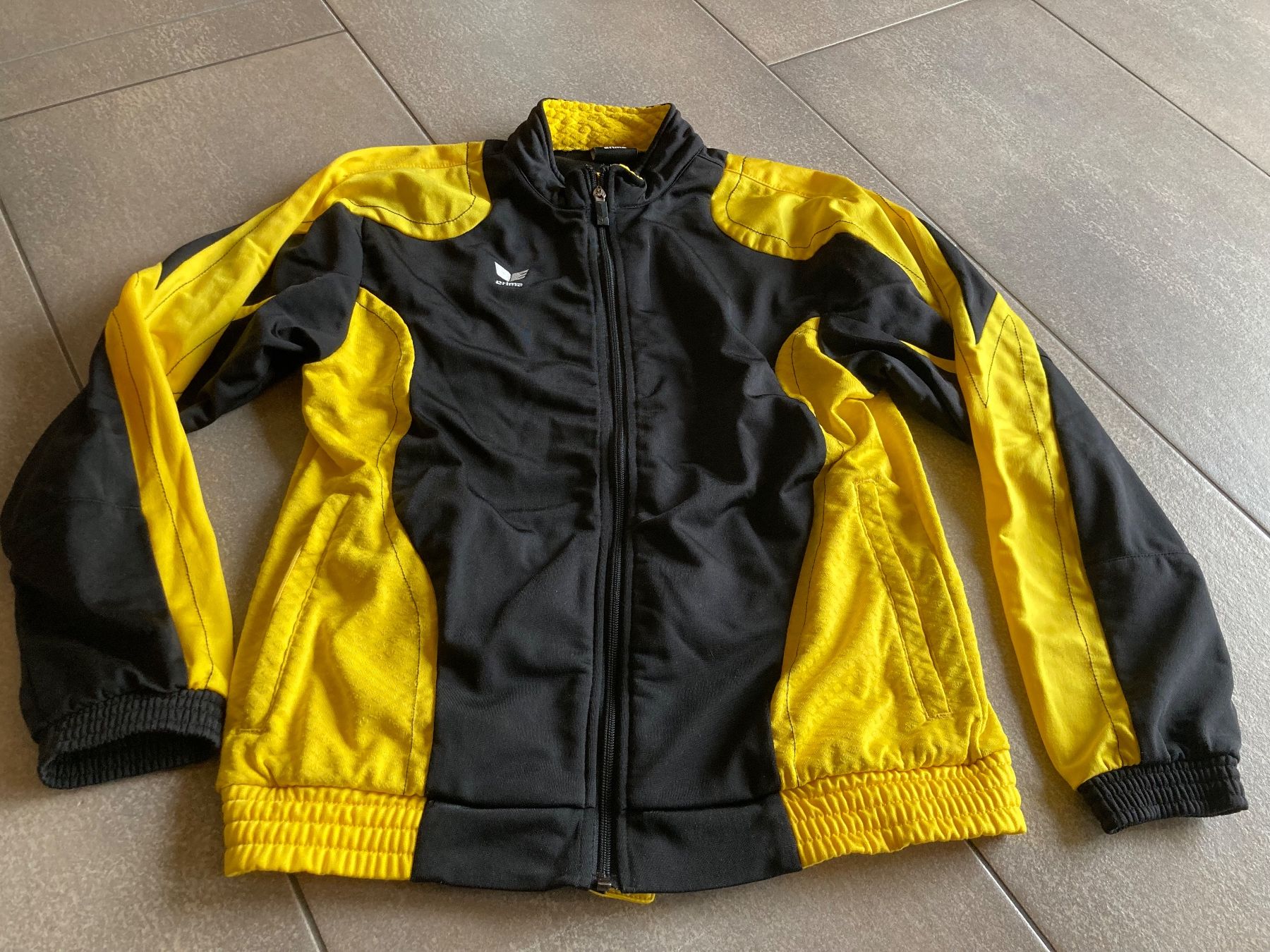 Erima Giacche & Cappotti: Trainerjacke Gr. 164; erima – Usato da Mosnang venduto da Kusli09