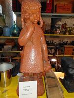 Statue signée