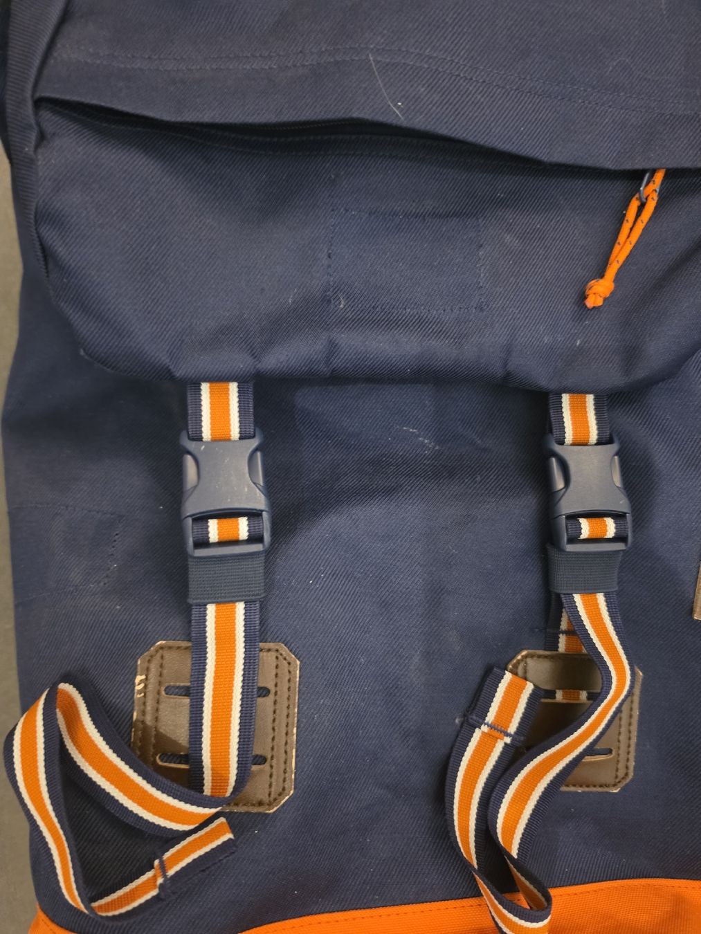 Zaini: Rucksack blau orange mit Schnallen – Usato da Luzern venduto da oli_6x2r 1
