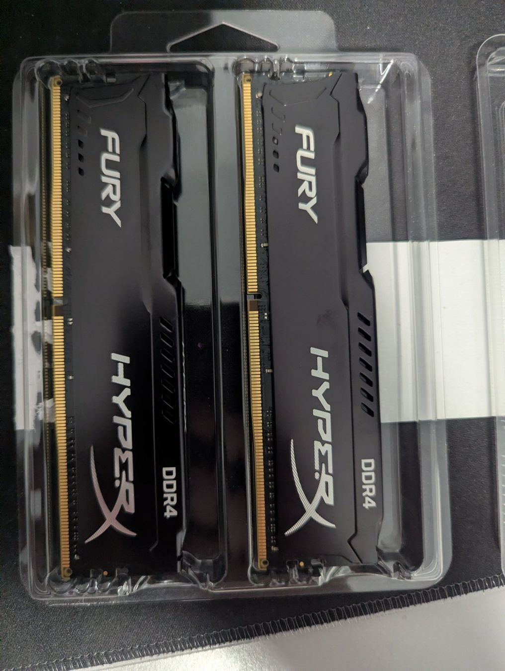 Componenti elettronici: Hyperx Fury  2x16G, DDR4-RAM, DIMM – Usato da Oberbüren venduto da fle_rqs7