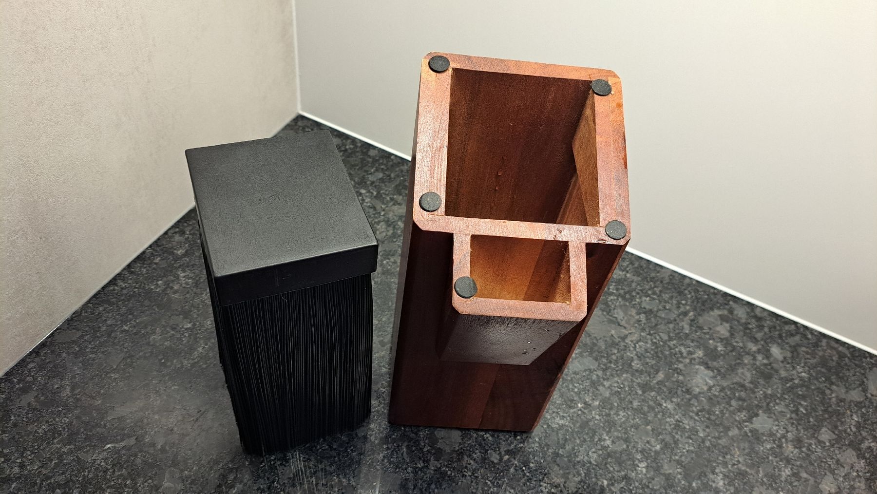 Couteaux: Messerblock Holz mit Universal-Einsatz gebraucht – D'occasion à Wattwil par weber61 2