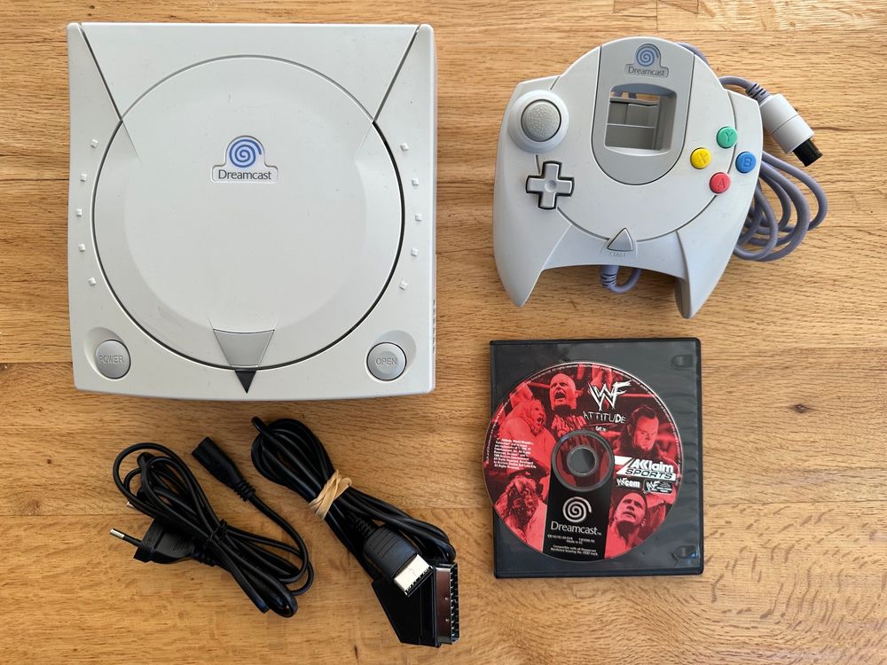 SEGA Dreamcast console + 1 manette + câble RGB + 1 jeu (TOP) | Kaufen