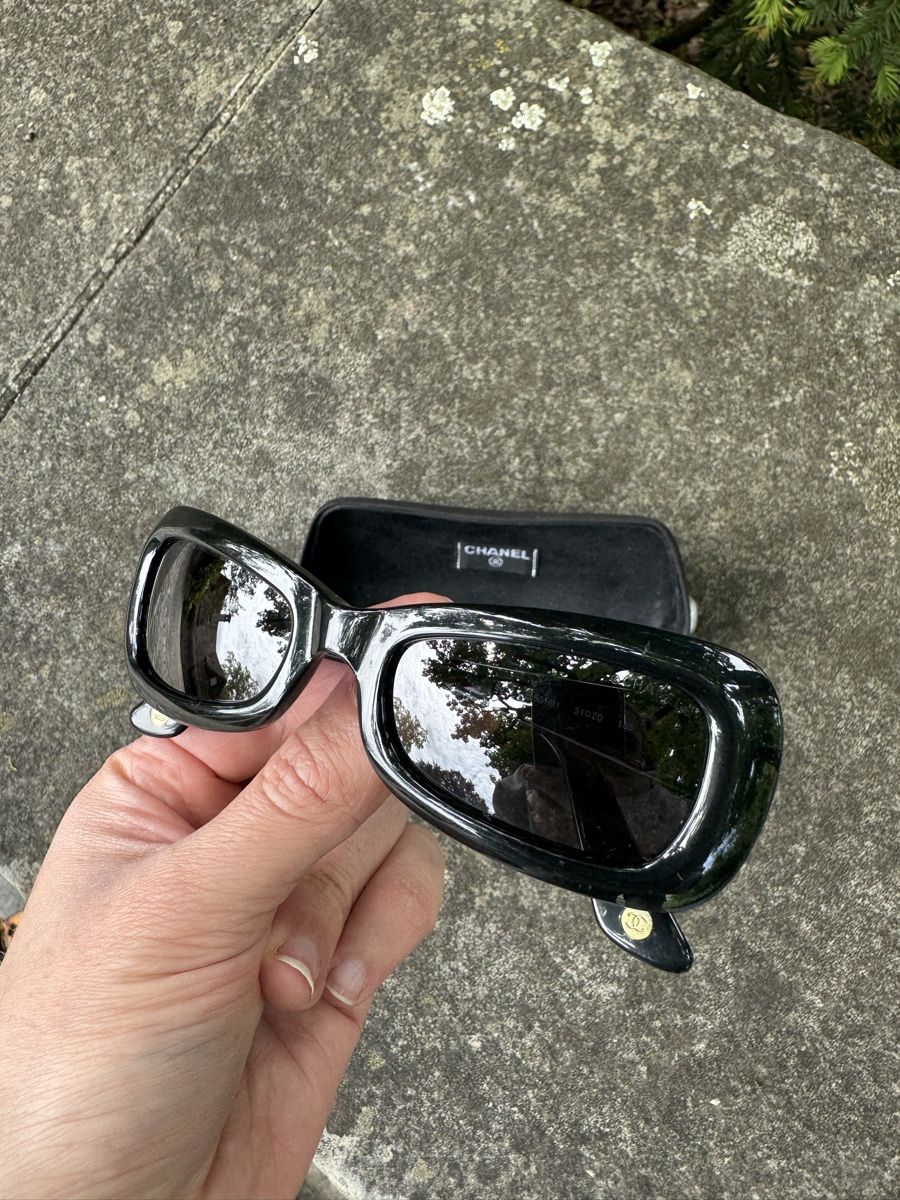 Chanel Brillen & Gläser: Chanel Butterfly Sunglasses Black Luxury – Gebraucht aus Effretikon von rus_2l2p 2