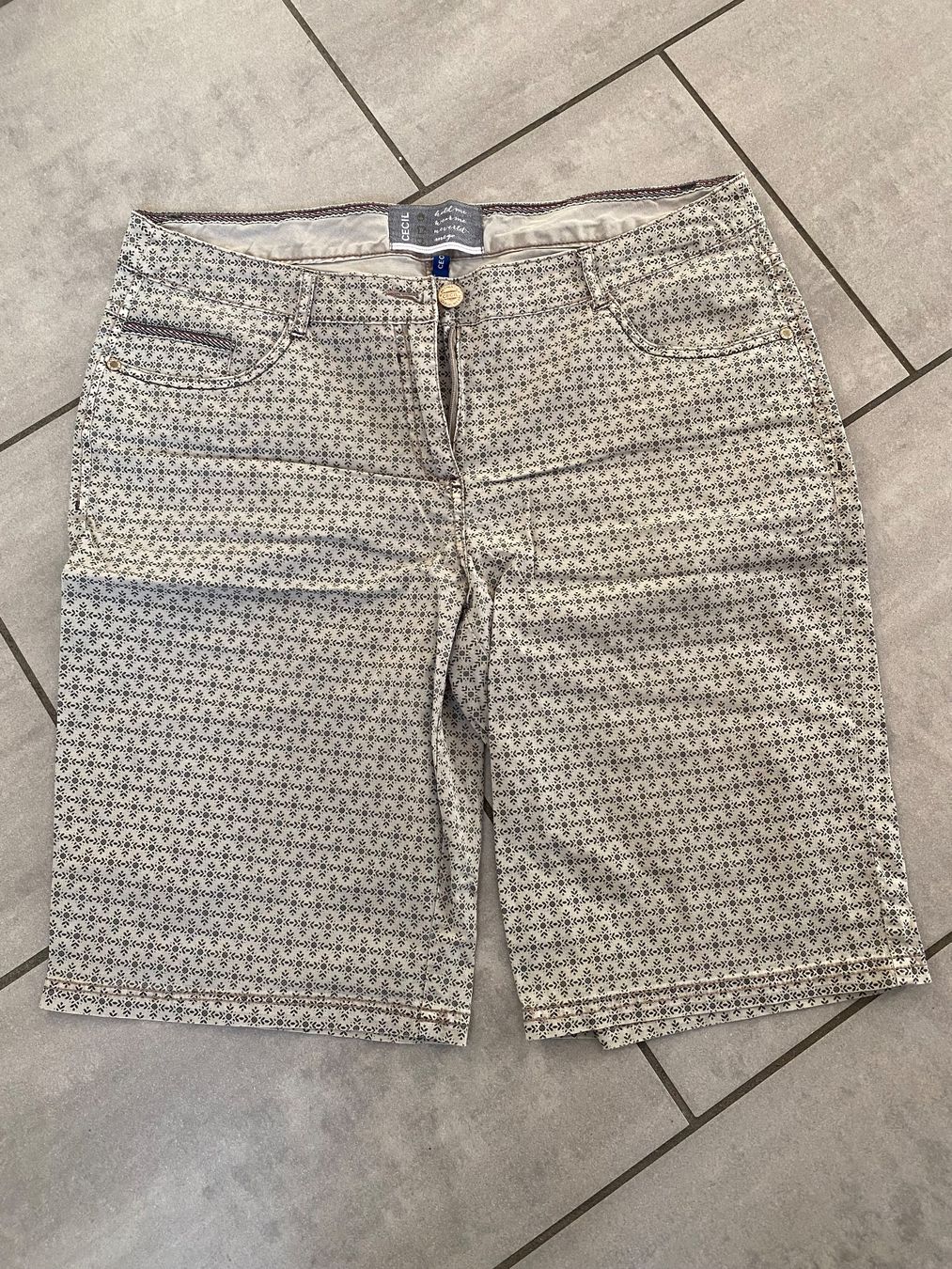 Cecil Pantaloni: Cecil Shorts 30 – Usato da Bleienbach venduto da Dbeno