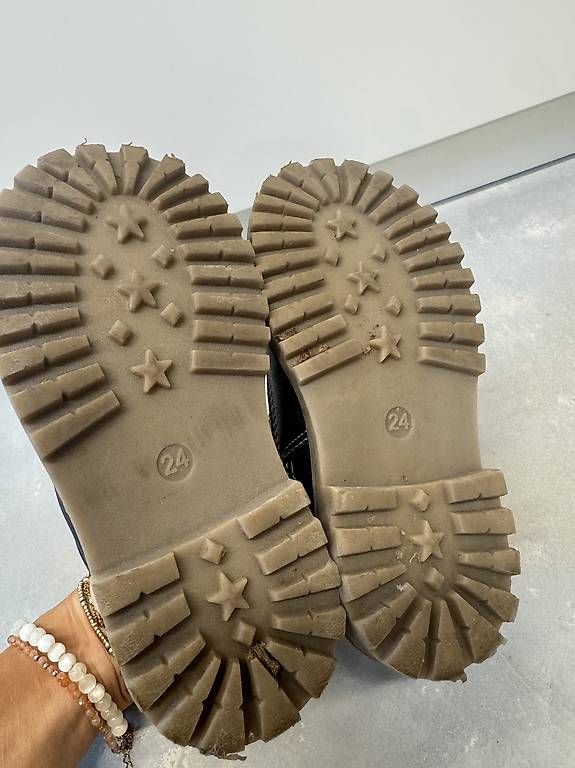 Scarpe per ragazzi: Schuhe Gr 24 – Usato da Schiers venduto da ani_nd8h 2