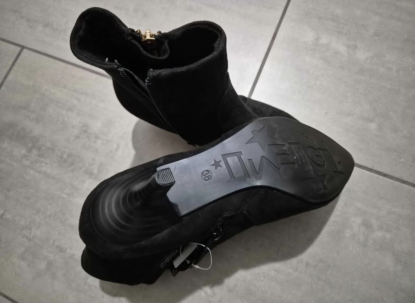 Scarpe da donna: Schwarze Stiefelette Gr 38 / Neu – Nuovo e nell'imballaggio originale da Wettingen venduto da mcu_67 1