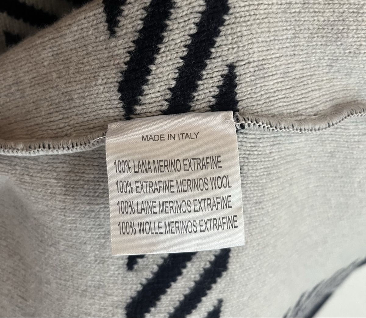 Giacche: Dunkelblaue Strickjacke - Nino Colombo – Nuovo (secondo la descrizione) da Jonschwil venduto da juliana_pluess 6