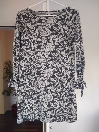 Loft Dress Gr. XS (but can fit S)Gray White Floral Autumn