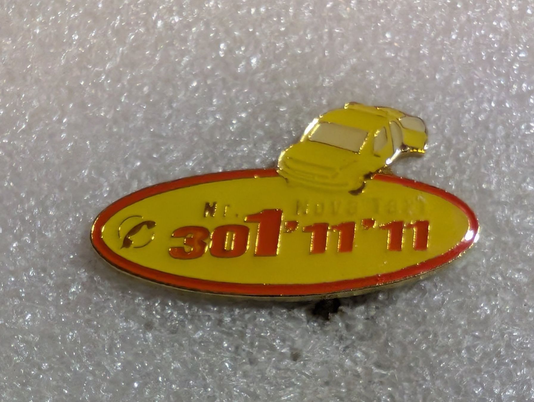 Placchette & Badge: Ansteckpin 200: Nova Taxi – Usato da Oppligen venduto da Pin-Fall-Shop