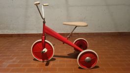 Rotes Vintage Dreirad KEMP