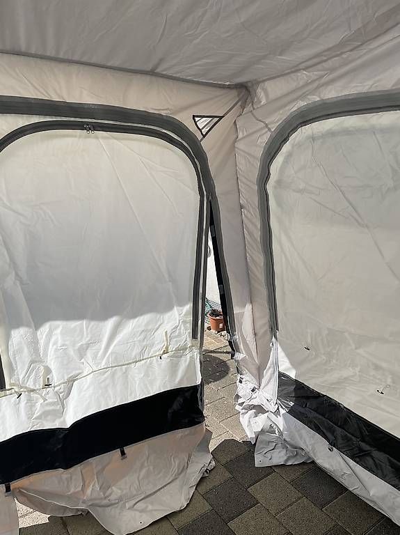 Verande & Tende da sole: Vorzelt Quickfit Thule Omnistor 260L 245/264 – Usato da Veltheim AG venduto da Gogel0 4