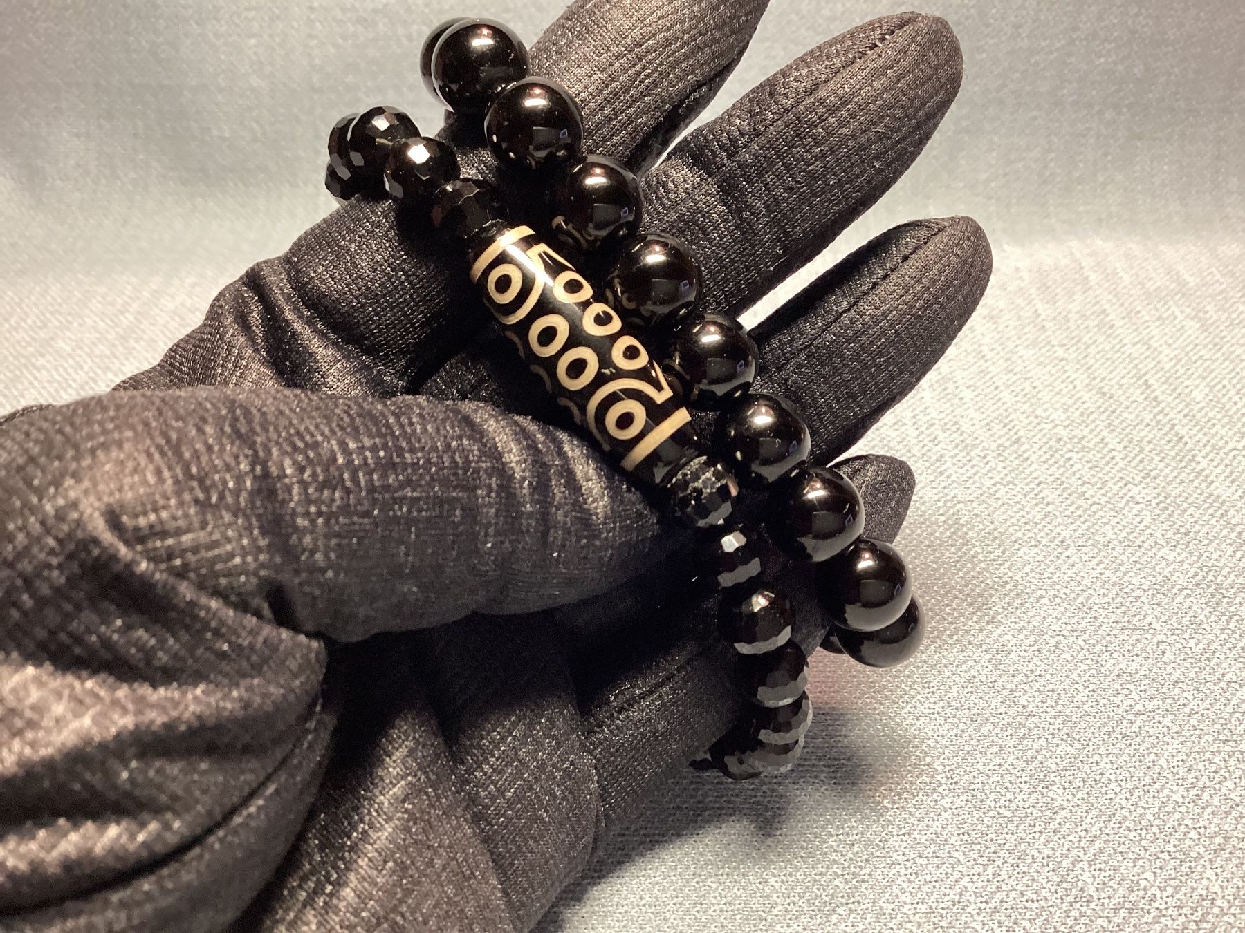 Bracelets: Edelstein Armbänder: Schwarzer Spinell mit Dzi-Stein – Neuf avec emballage d'origine à Laax GR par Kiki-Kingdom2 4