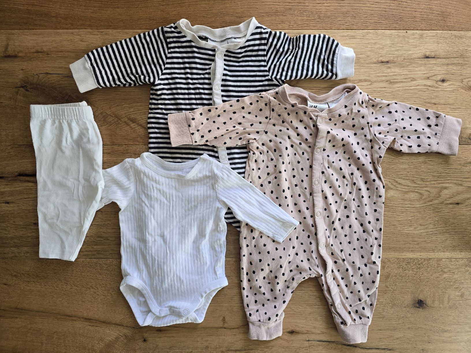 Lotti & Set di vestiti: Kleiner Kleiderpaket Größe 50-56 – Usato da Berg TG venduto da mar_ros