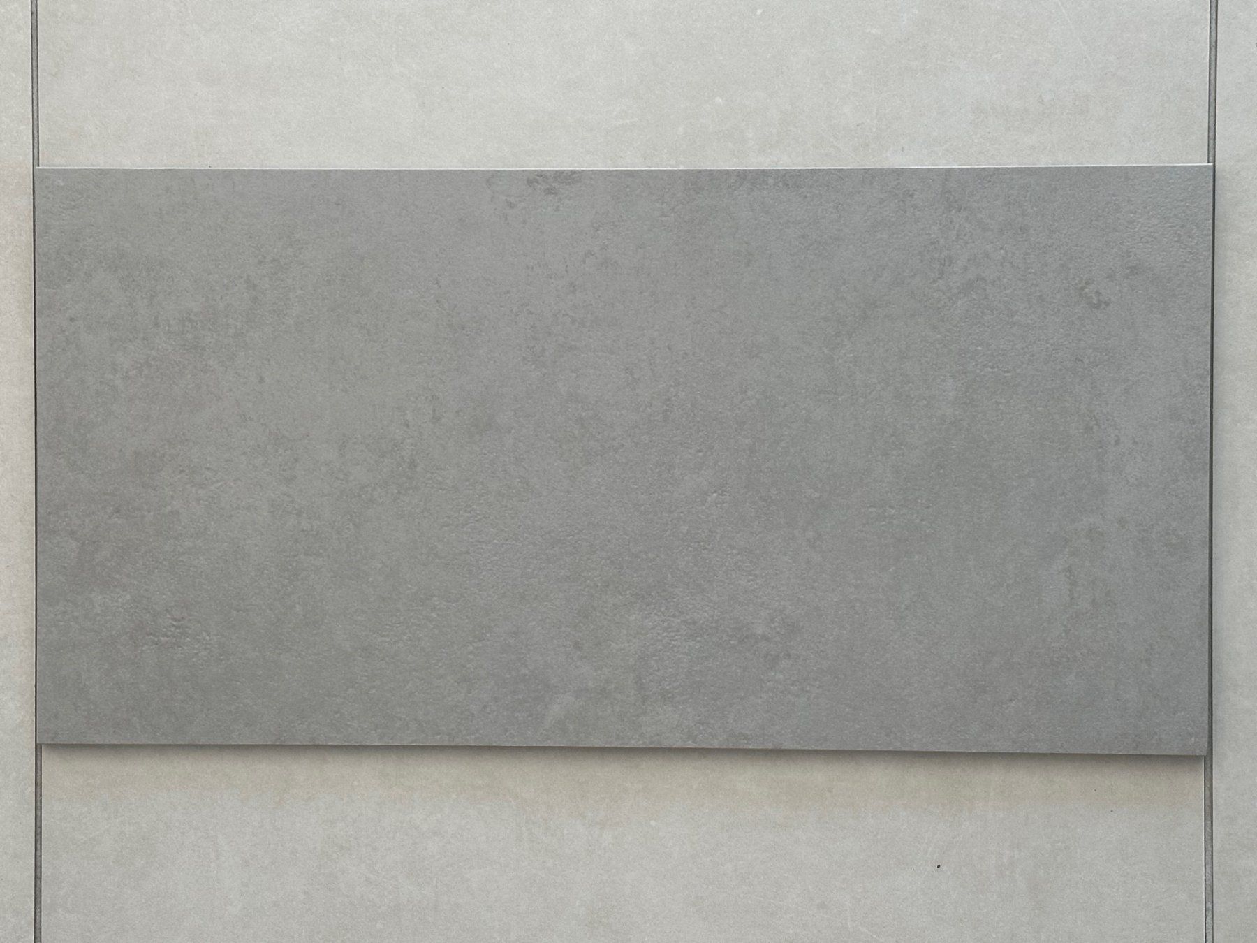 Rivestimenti per pavimenti: Restposten Feinsteinzeug CODEC GRAY 30x60cm *Aktion Lager – Nuovo e nell'imballaggio originale da Altdorf UR venduto da floorandmore