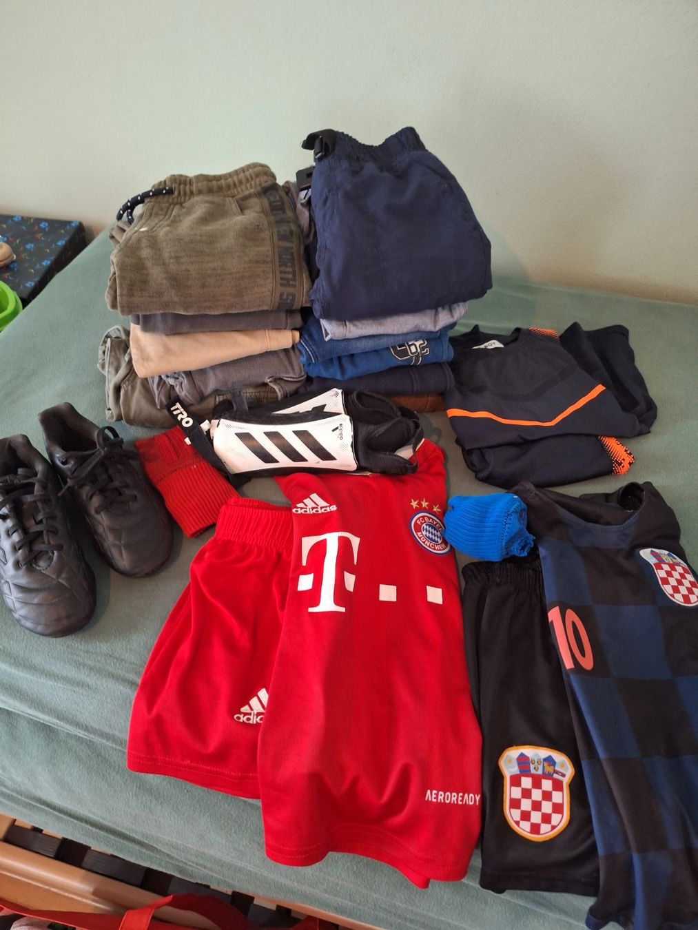 Lotti & Set di vestiti: Kleiderpaket, Jungs, Grösse 110-116 – Usato da Horgen venduto da raq_55gy 4