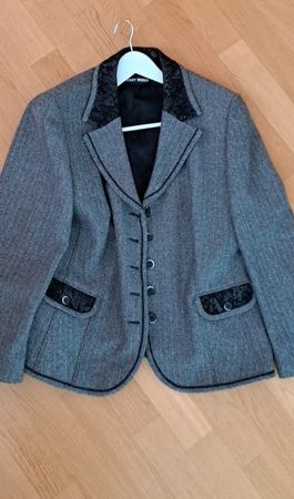 GERRY WEBER, Blazer grau Gr 42 mit Spitzenapplikationen.