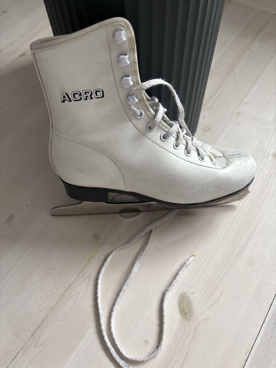 Pattini da ghiaccio: Schlittschuhe Marke ACRO  / Grösse 34 – Usato da Egg b. Zürich venduto da Player1pl1 3