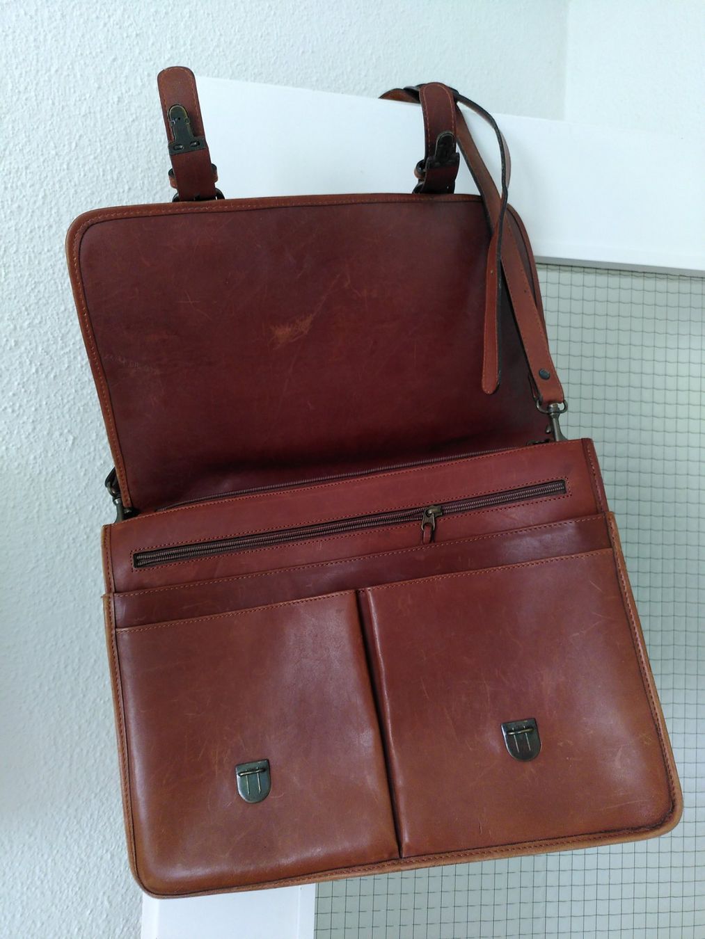 Valigie & Borse: Ledertasche – Usato da Aarau venduto da erdfab 1