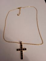 Kette mit Kreuzanhäng
