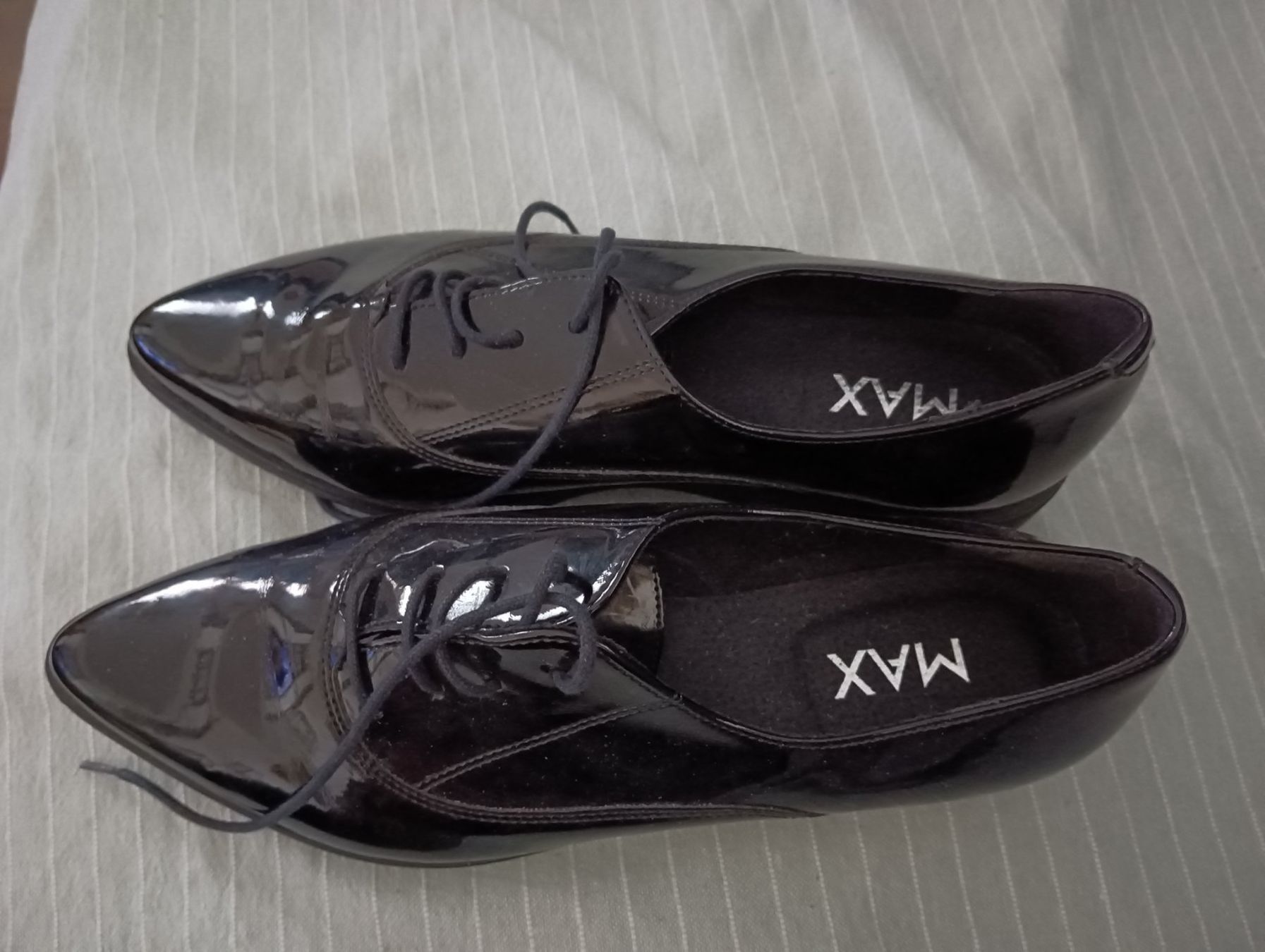 Chaussures femmes: Lackschuhe Damen Gr. 40 Max – Neuf (Voir description) à Schöfflisdorf par kin_2dp9 2