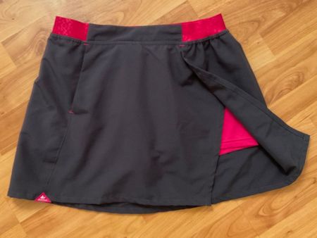 Shorts/ Rock, Mädchen/ Damen, S, mit Leggins- Einsatz , neu