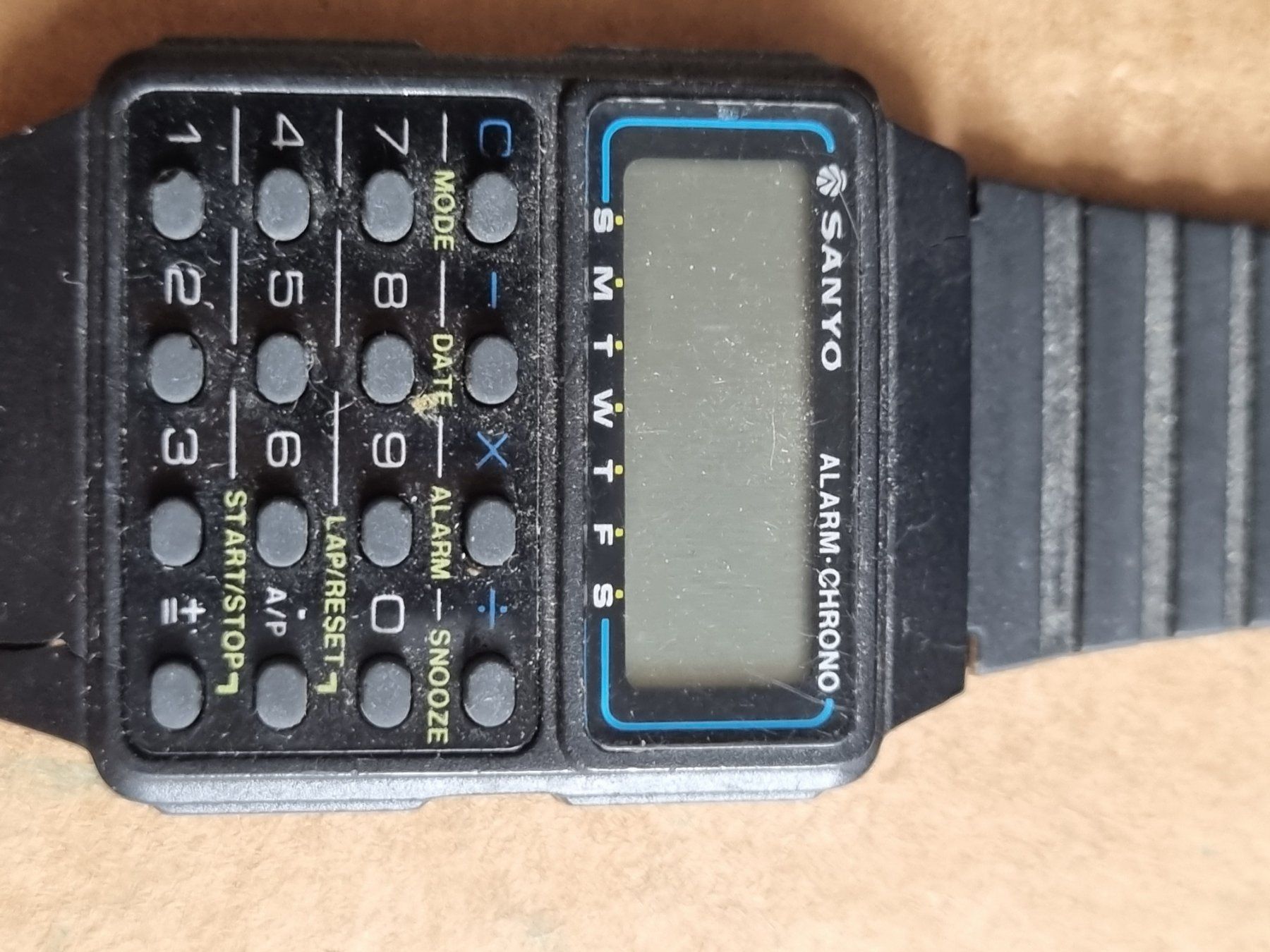 Orologi: Sanyo Taschenrechner Uhr – Difettoso da Schaffhausen venduto da Leveron13 4