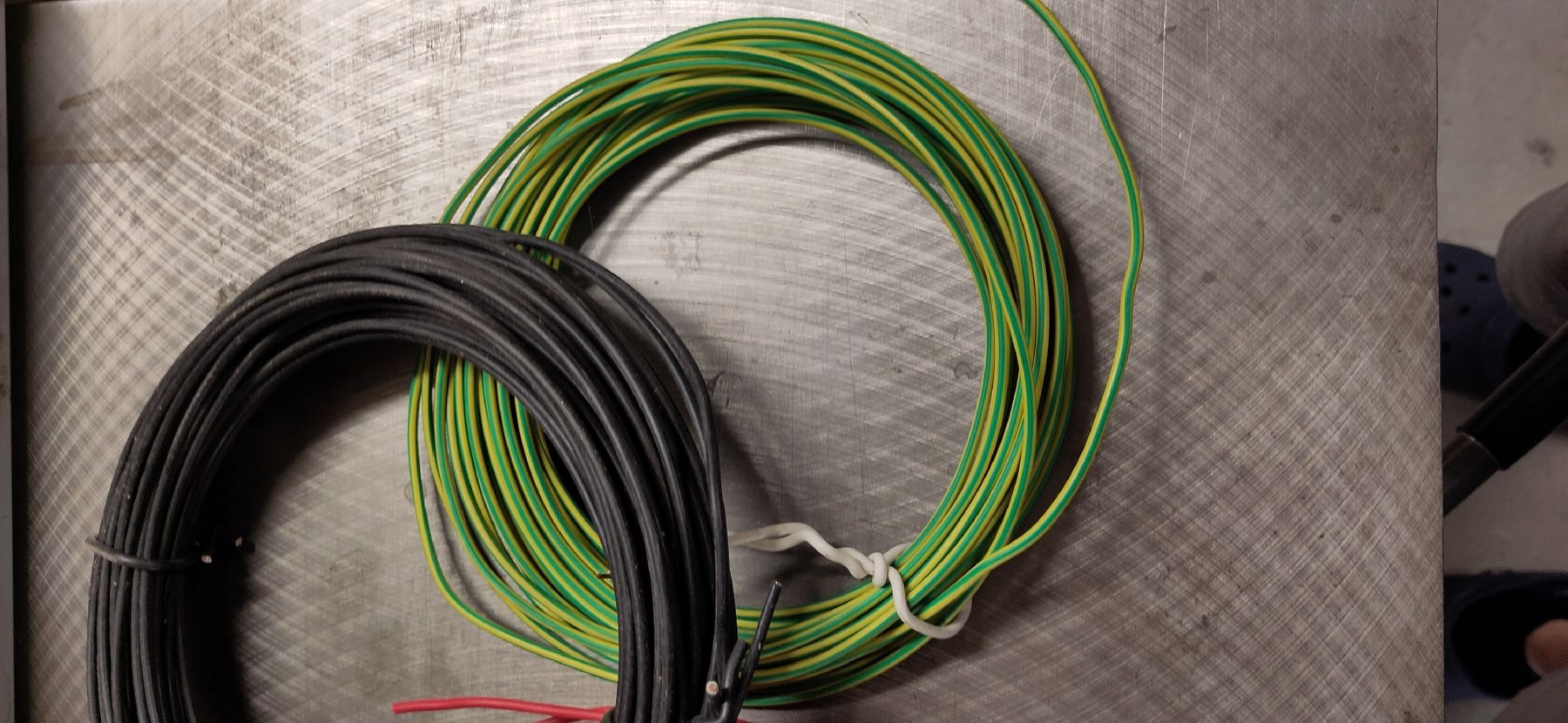 Cavi: Elektrokabel Set Draht 2.5mm  – Usato da Innertkirchen venduto da robi15blue 3