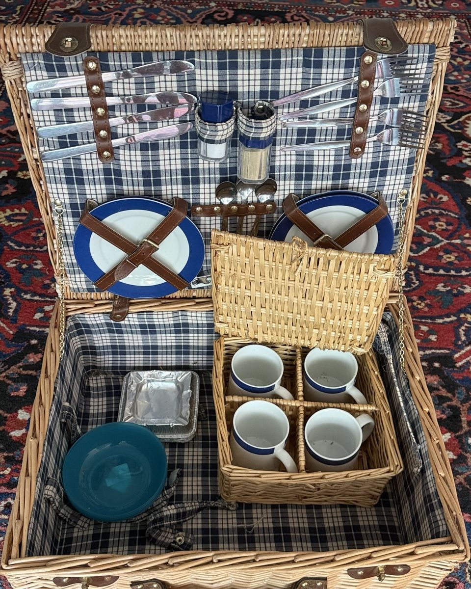 Autres articles pour la maison: Picknickhamper – D'occasion à Bergdietikon par ulr_r9x5