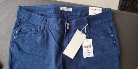 NEU Damenhose Gr. 40 dunkelblau Stretch