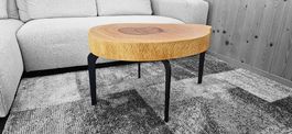 Tisch aus Baumscheibe, Couchtisch, Salontisch, Beistelltisch
