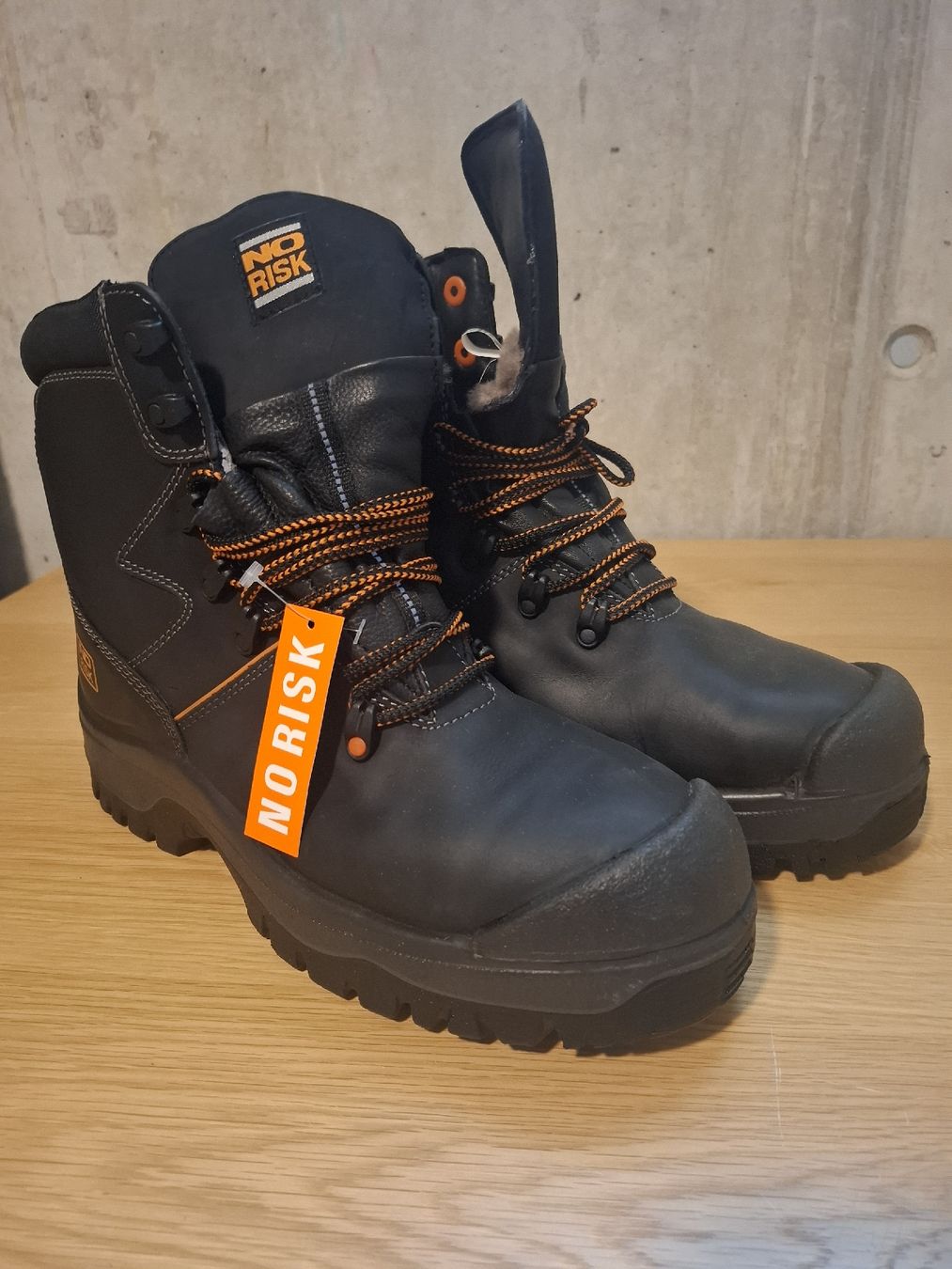 Herrenschuhe: Sicherheitsschuhe Ungetragen Nr. 46 – Neu (gemäss Beschreibung) aus Lupfig von nik_7sxm 1