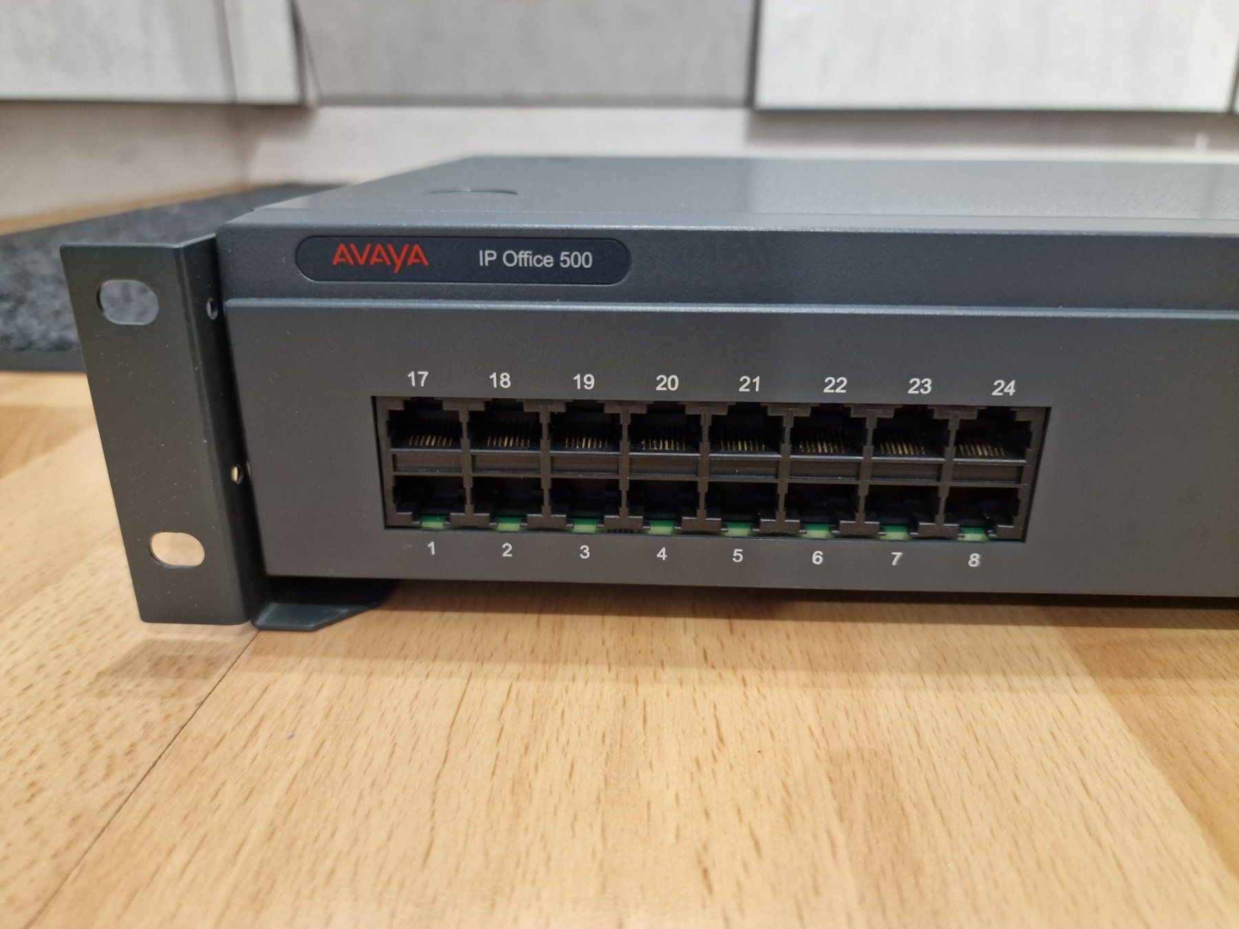 Avaya Telefoni: Avaya IP Office IP500 inkl. Module – Usato da Buchrain venduto da Sssschaller 1