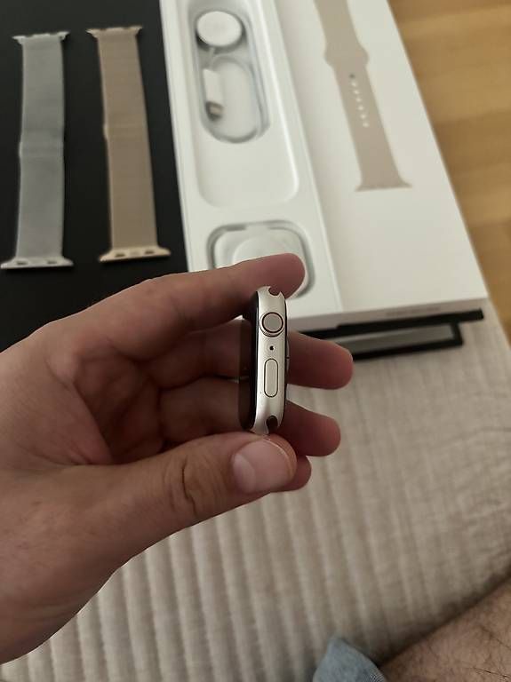 Smartwatch: Apple Watch Serie 8 45mm  – Usato da Wabern venduto da JashariB 1