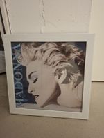 Madonna Bild im weissen Rahmen 