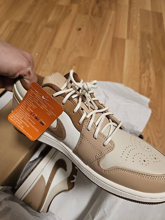 Scarpe da uomo: Jordan 1 Low in Beige - Gr. 43 – Nuovo e nell'imballaggio originale da Bern venduto da erh_68vj 1