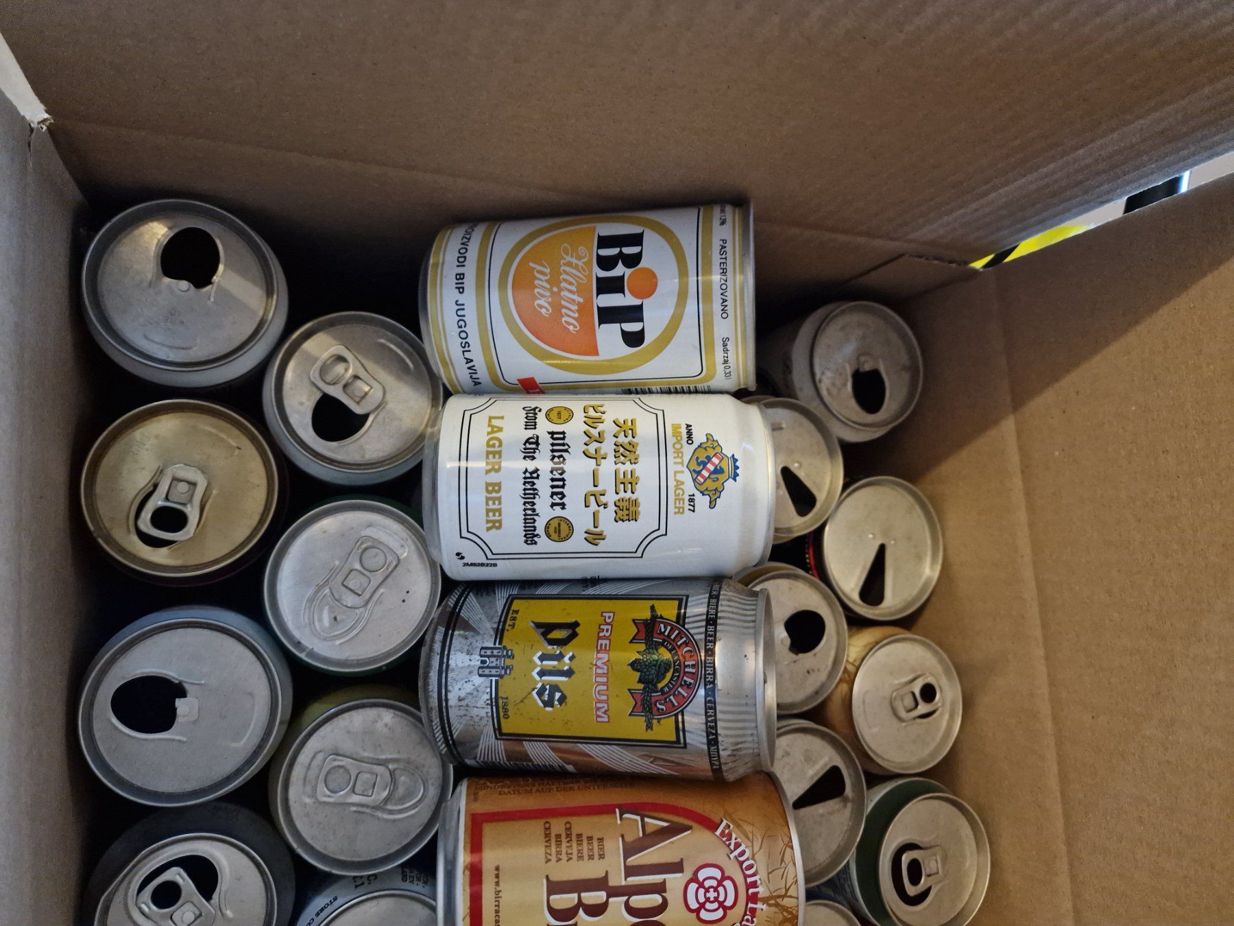 Bevande alcoliche: 168 canettes de bière 330-350ml – Usato da Delémont venduto da youhoucans 1