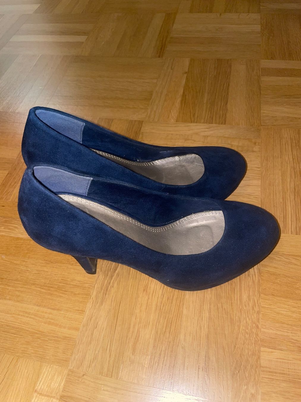 Scarpe da donna: Schicke, blaue Pumps von LH Gr. 36 – Usato da Luzern venduto da Ink 2