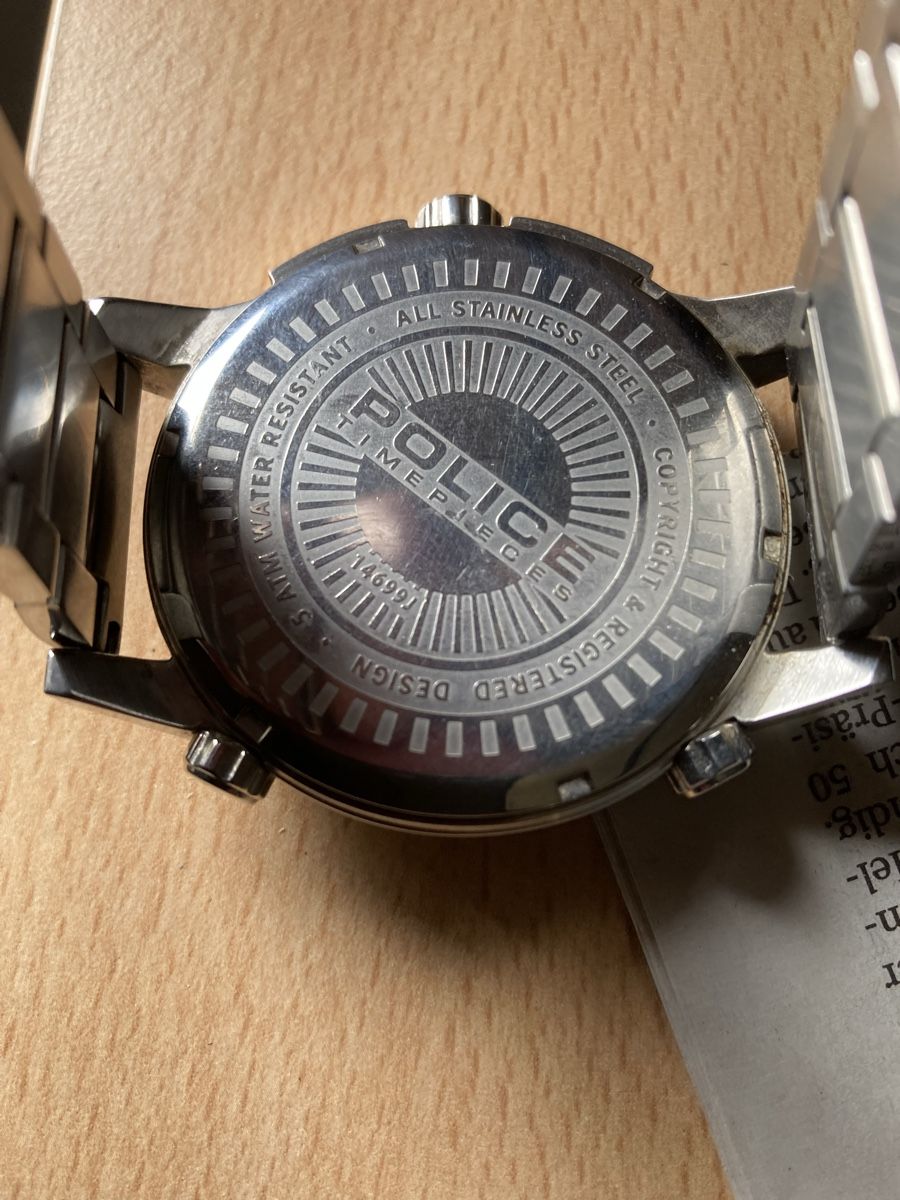 Police Montres: Herren Armband Uhr – Défectueux à Niederuzwil par Miami1999 2