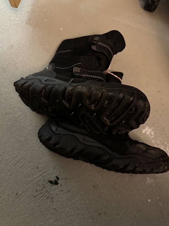 Scarpe da donna: Winter Boots schwarz Grösse 39 – Usato da Cham venduto da Kaylua 1