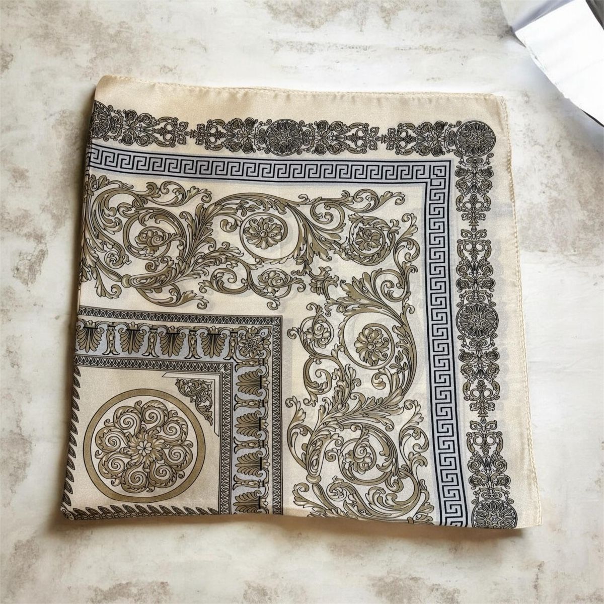 Foulard & Sciarpe: Foulard – Nuovo e nell'imballaggio originale da Châtel-St-Denis venduto da Montclair_Swiss 4