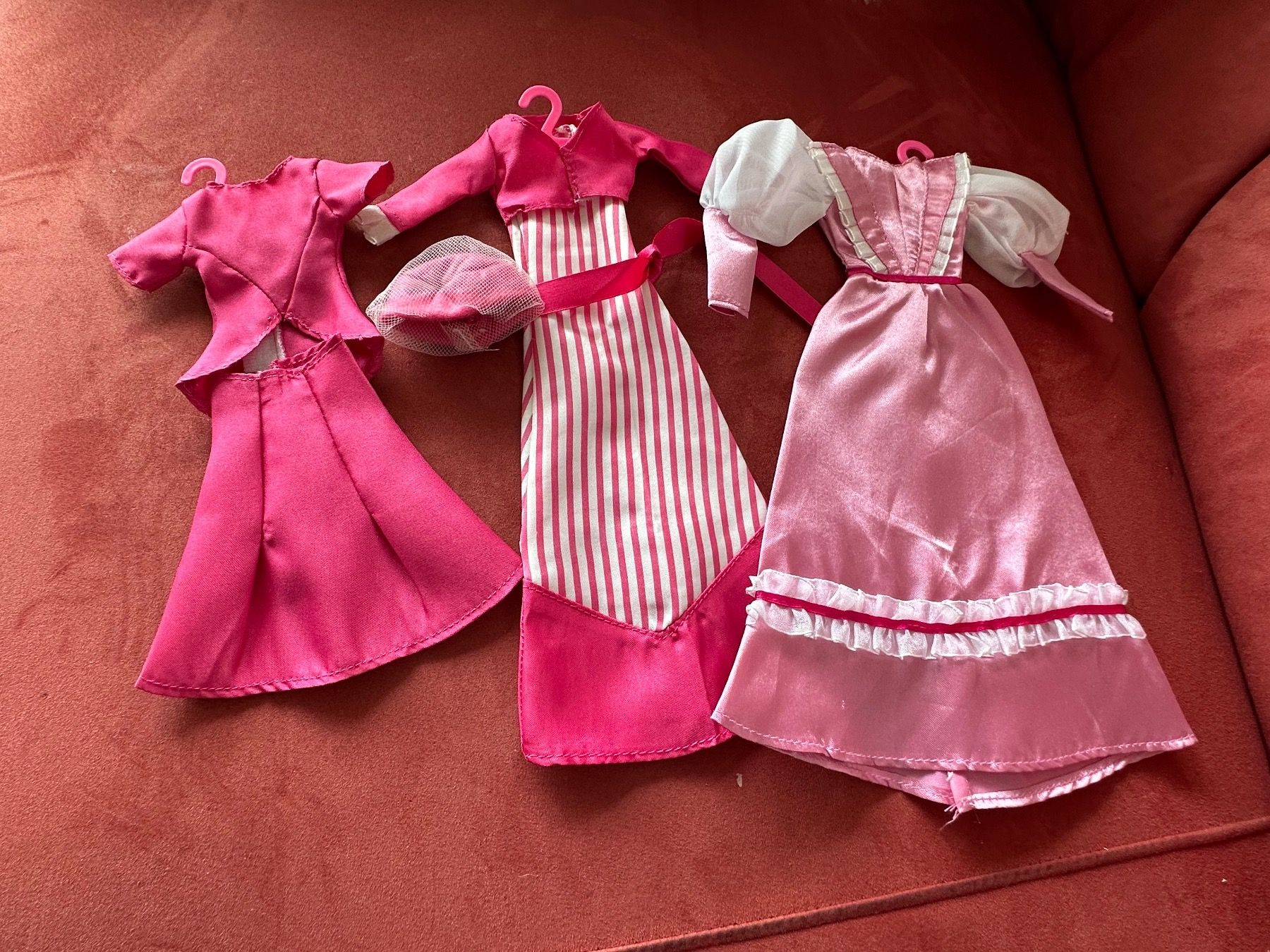 Bambole: 18 Stück  Barbie Gioca con la Moda – Usato da Herbriggen venduto da Sehrazade 1