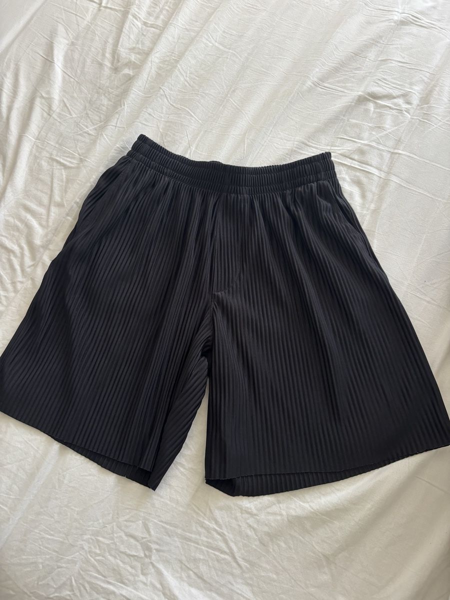 Zara Pantaloni: Zara Shorts – Usato da Basel venduto da josiah.k