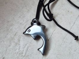 Delfin Kette aus Hämatit Stein Delphin Anhänger