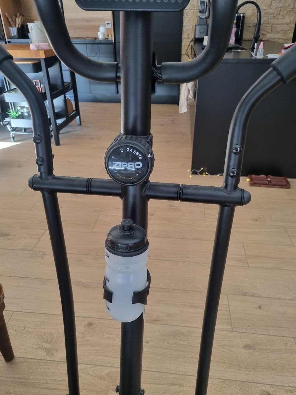 Vélos d'appartement: exercise machine – D'occasion à Le Locle par vri_c59x 1